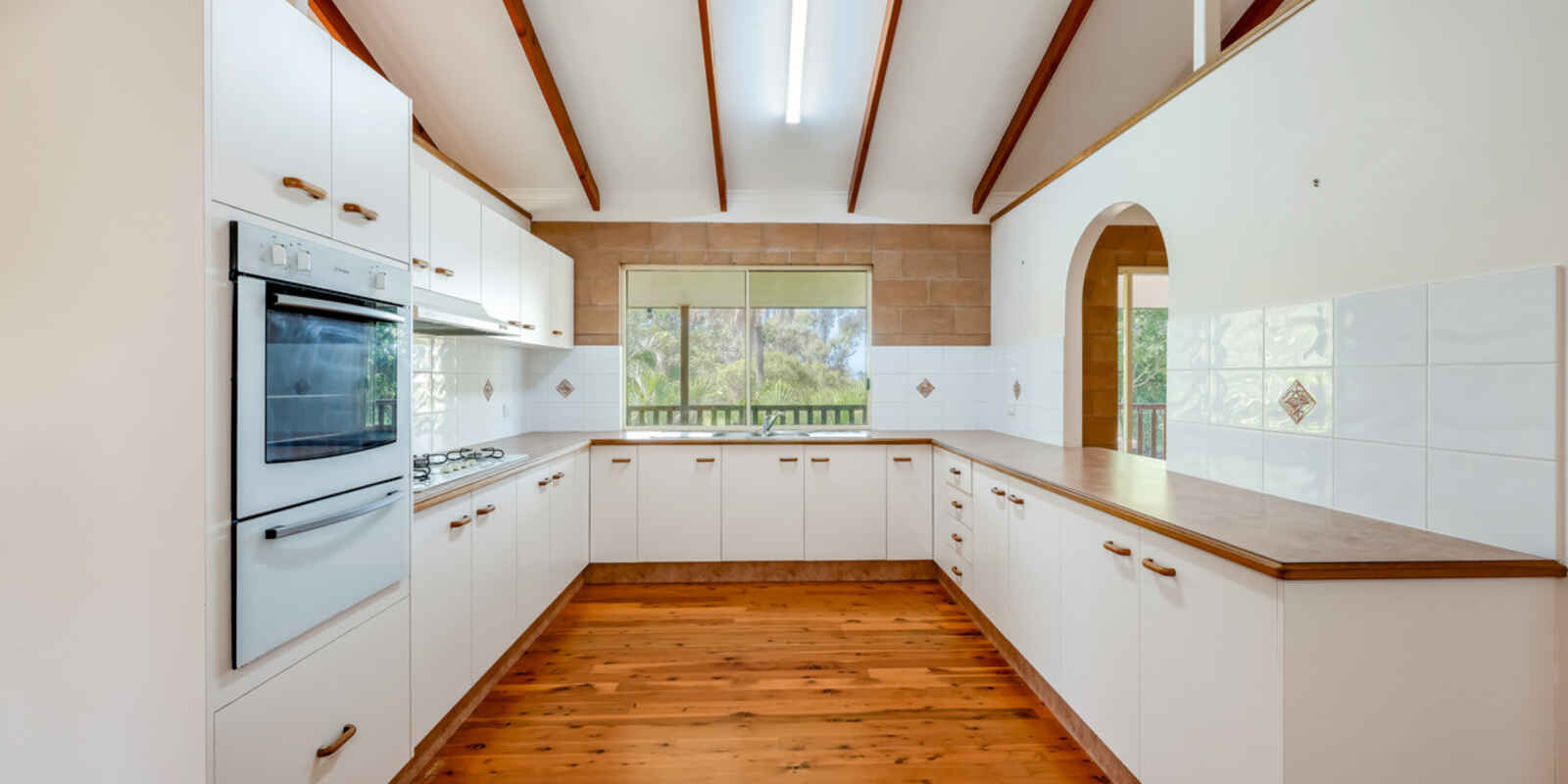 66 Sylvan Drive Moore Park Beach 66 Sylvan Drive Moore Park Beach