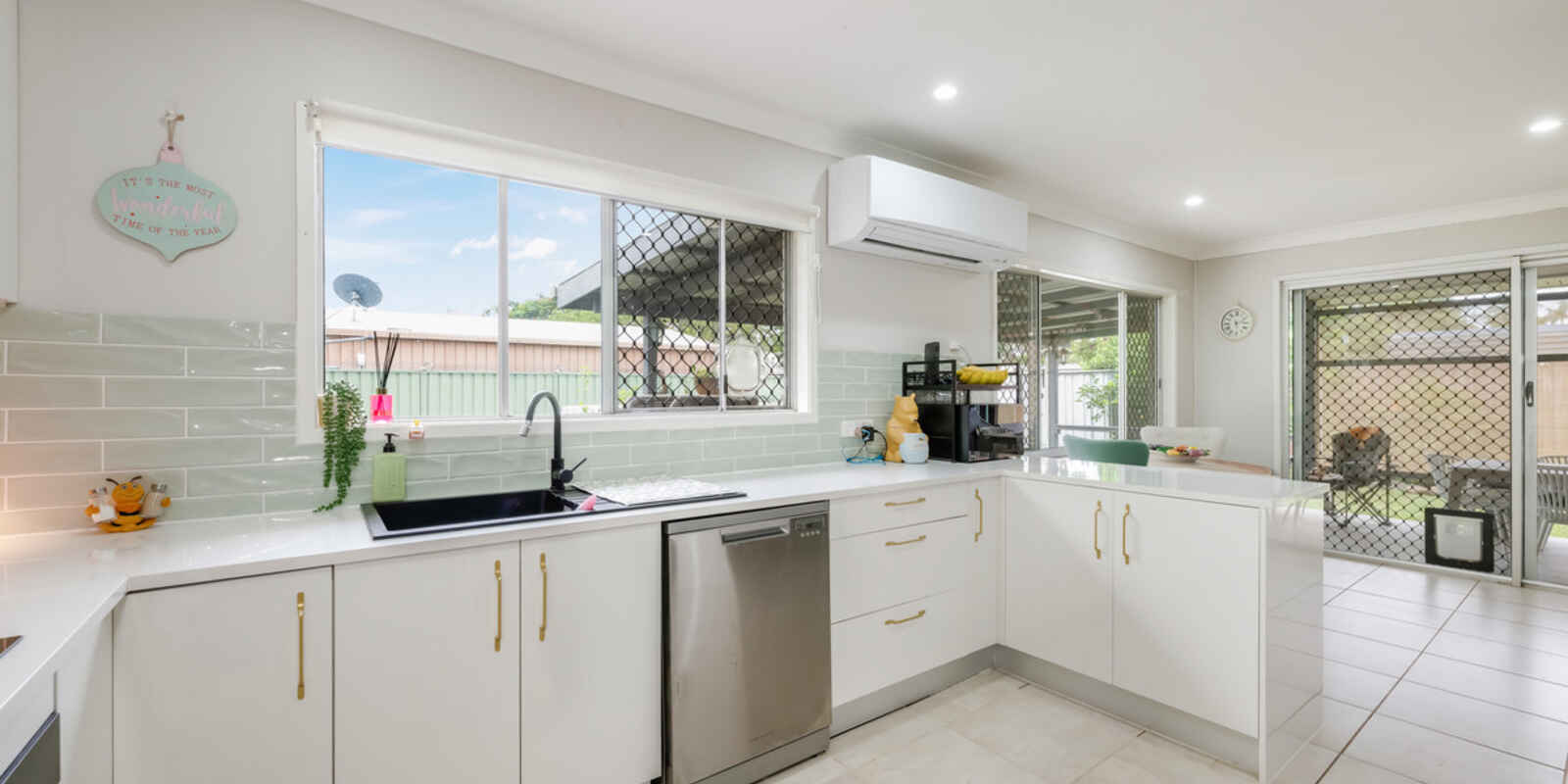 30 SUNSET Drive Thabeban