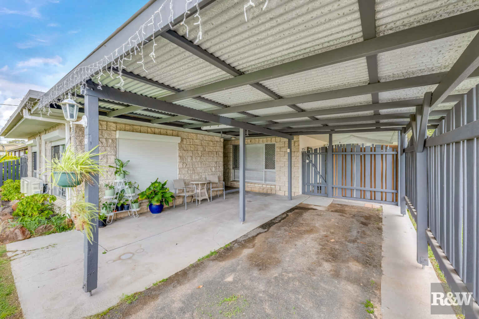 30 SUNSET Drive Thabeban