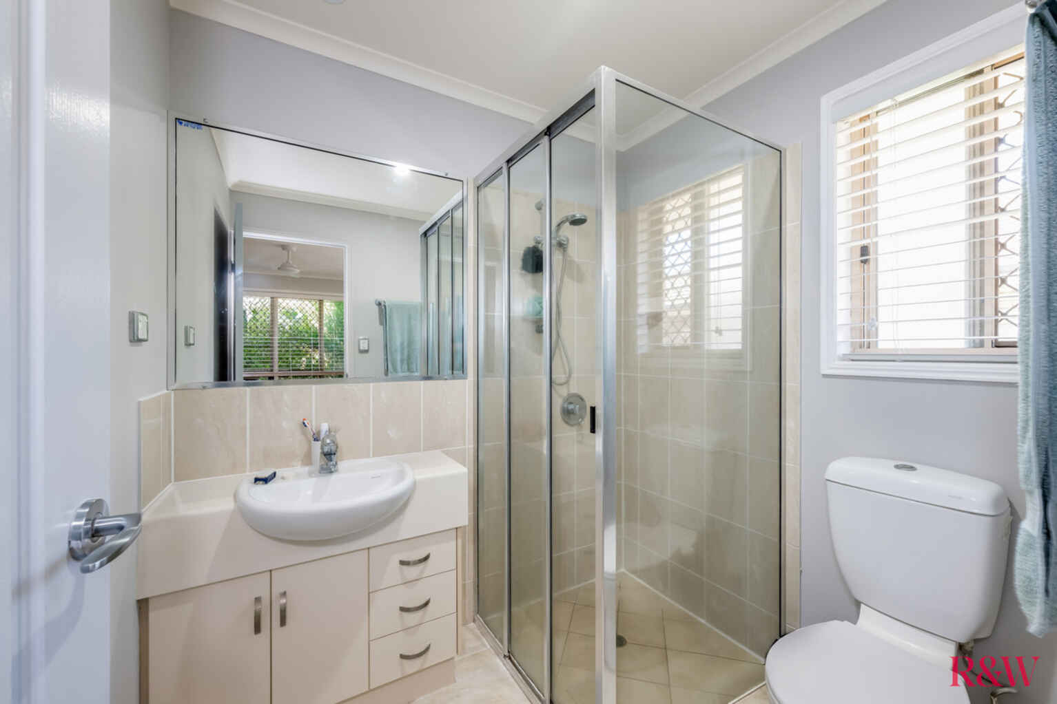 15 McCallum Close Coral Cove