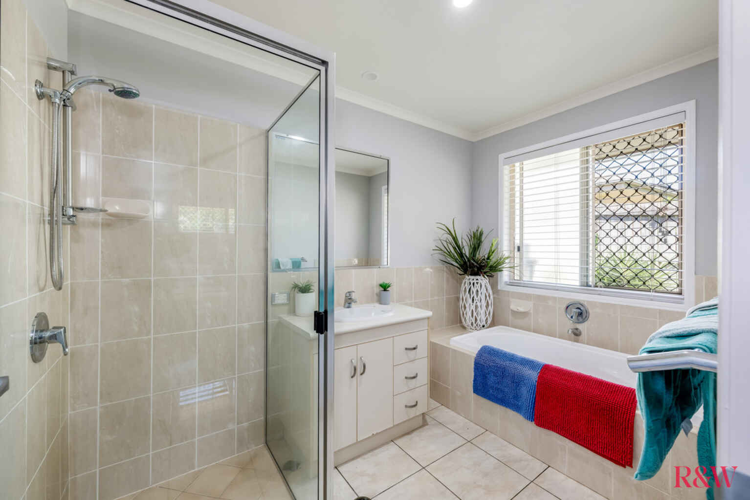 15 McCallum Close Coral Cove