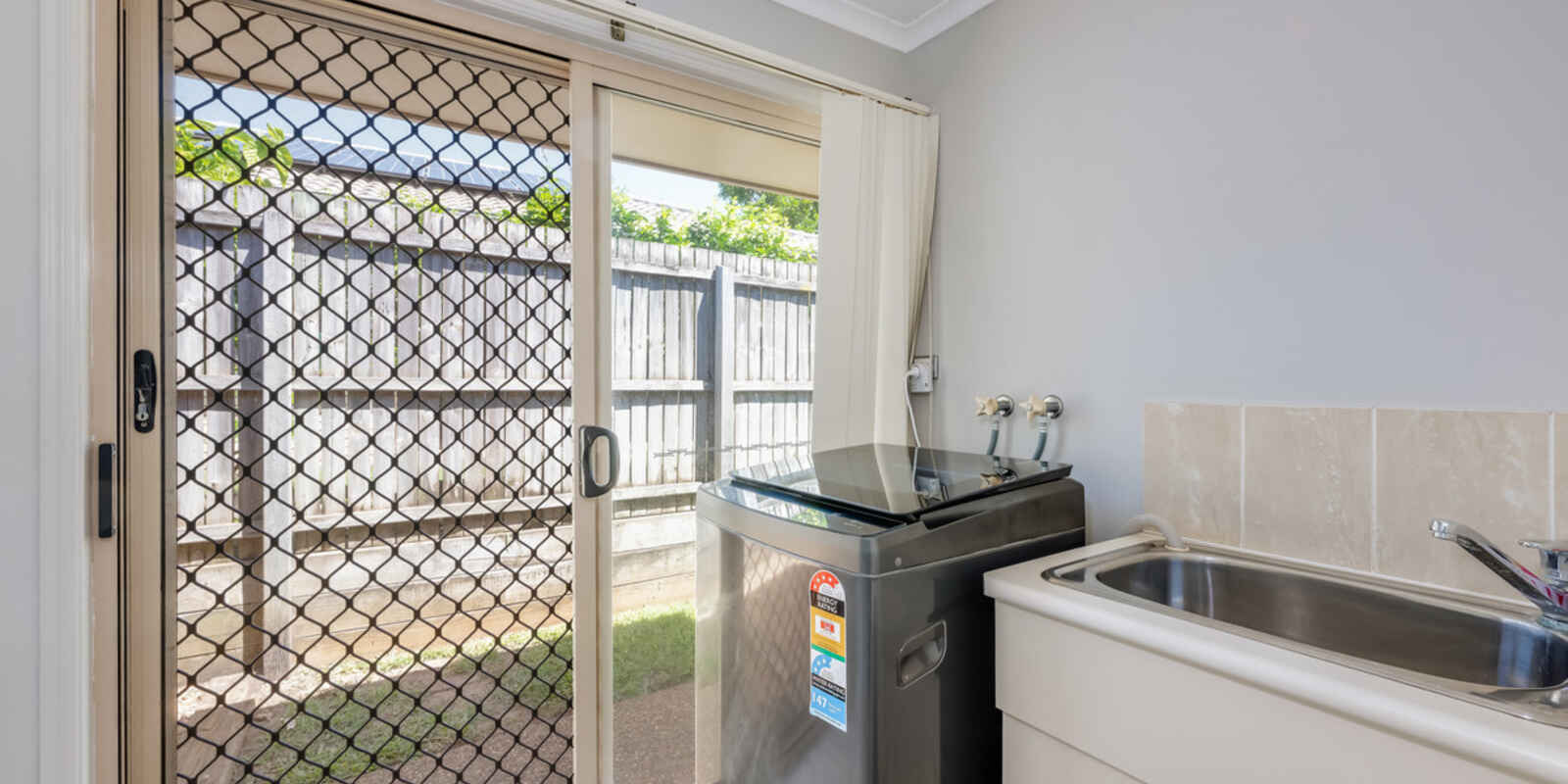 15 McCallum Close Coral Cove