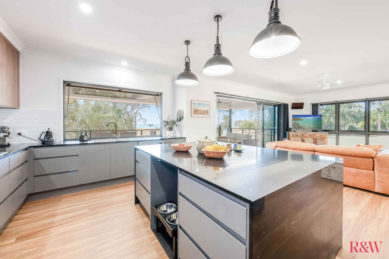 262 Sylvan Drive Moore Park Beach