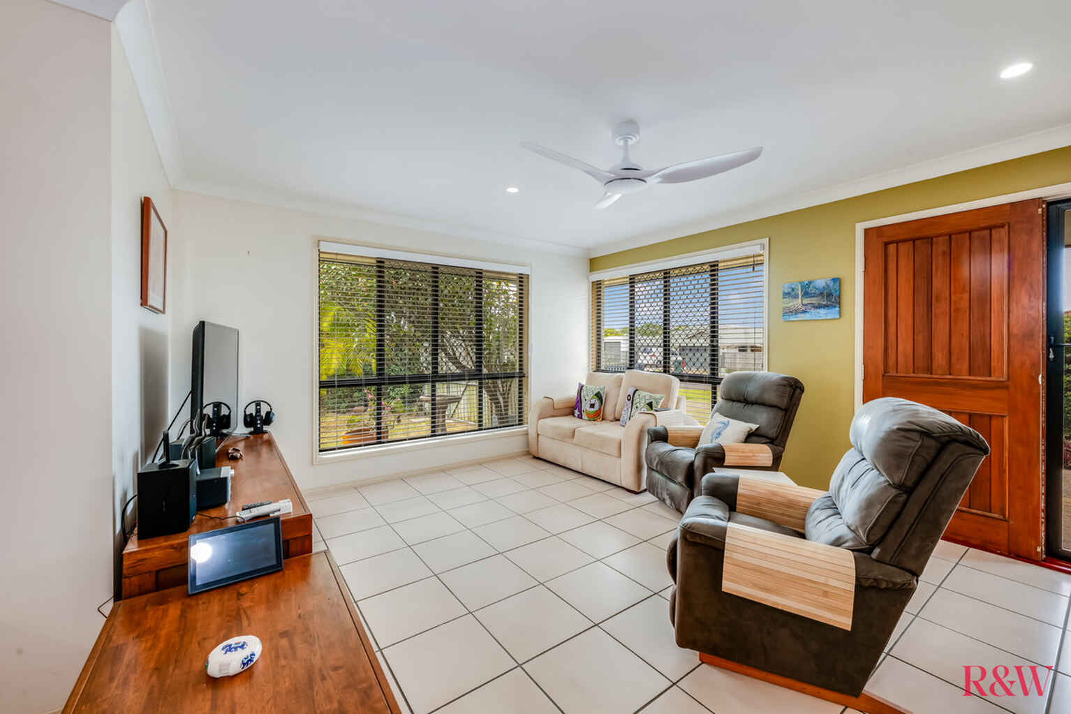 24 Solander Street Bargara