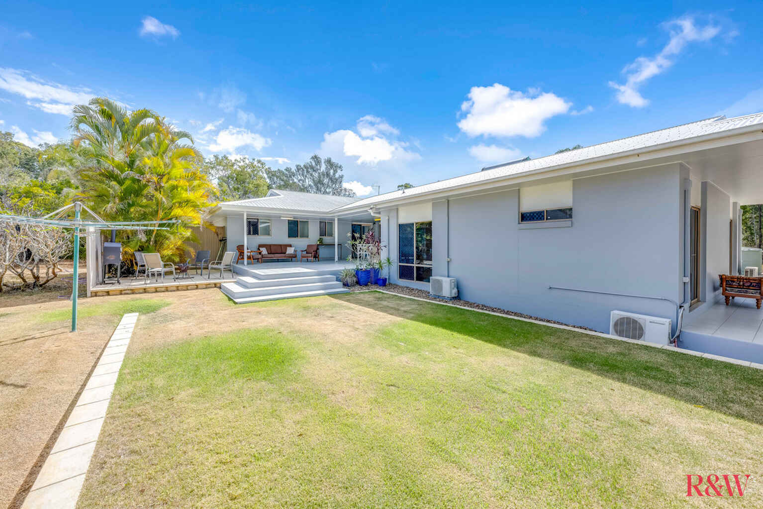 1 Narooma Drive Branyan 1 Narooma Drive Branyan